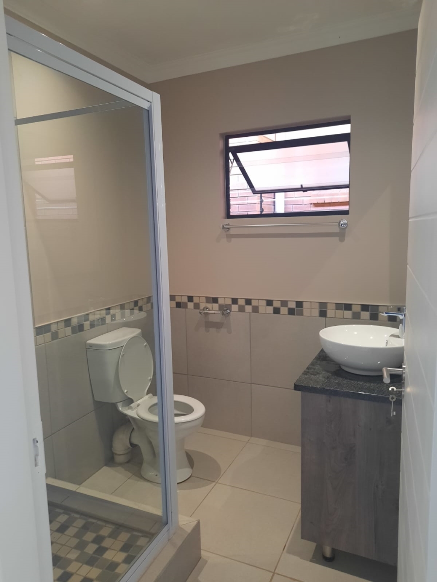 To Let 3 Bedroom Property for Rent in Langenhovenpark Free State